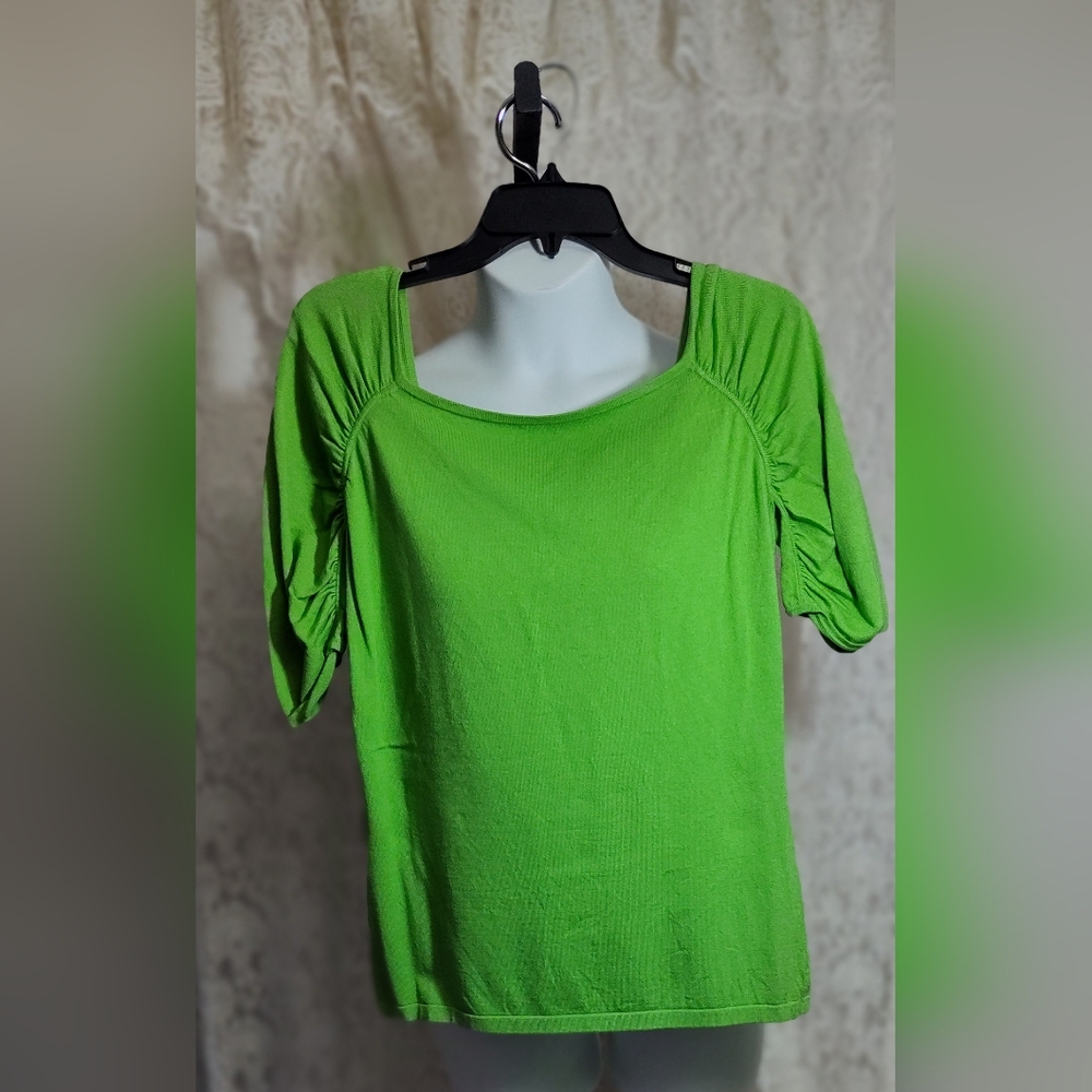 Dolce & Fabuloso Green Women's Top NWOT